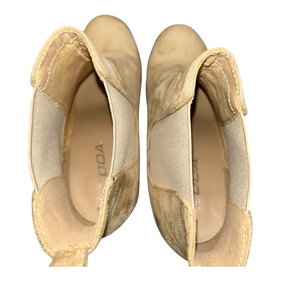 SODA Tan Suede Ankle Boots with Chunky Heel and Elastic Panels LIKE NEW! Size 8 - Picture 8 of 11